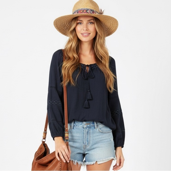 Abercrombie & Fitch Tops - Abercrombie & Fitch navy blue blouse sz XS